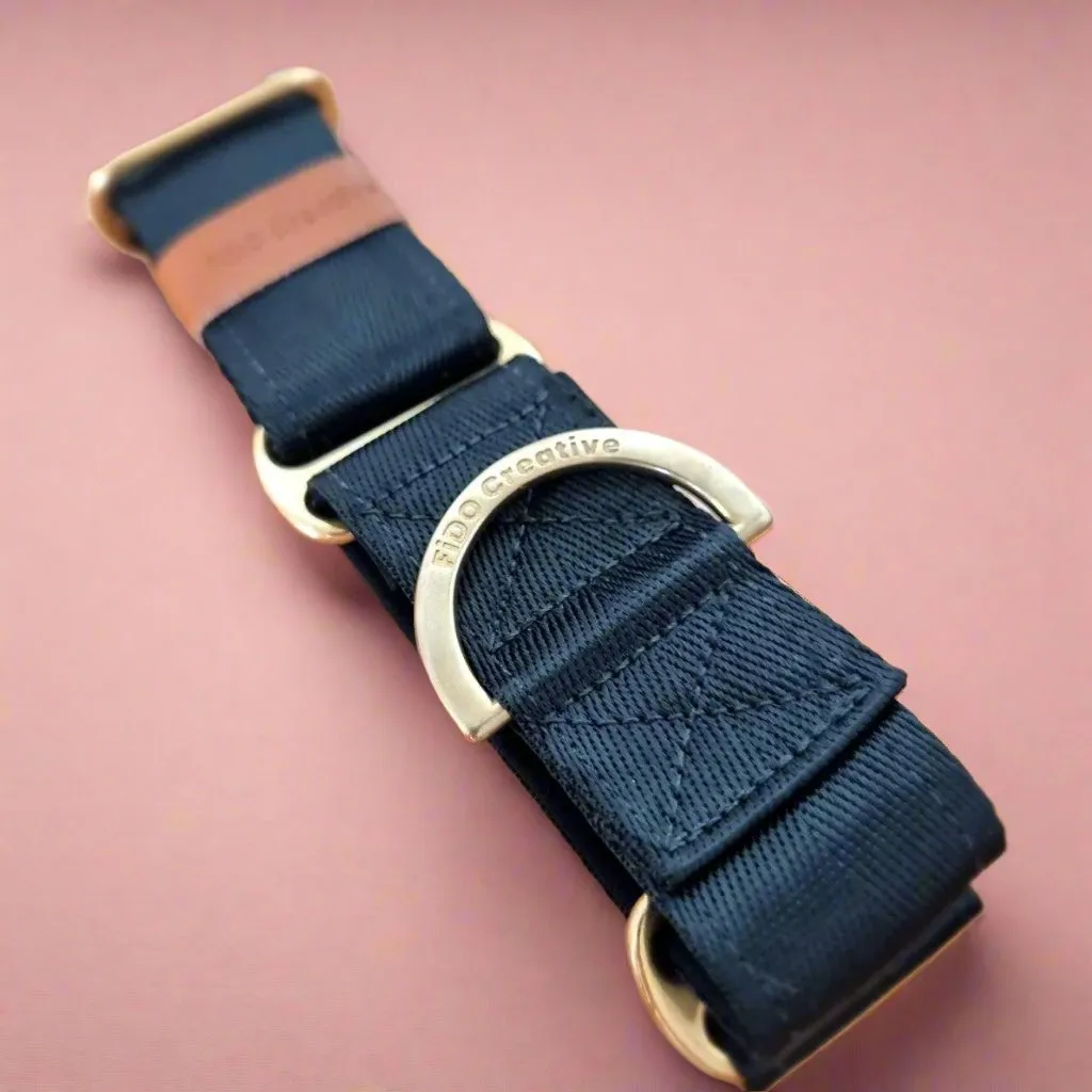 Black martingale collar - padded