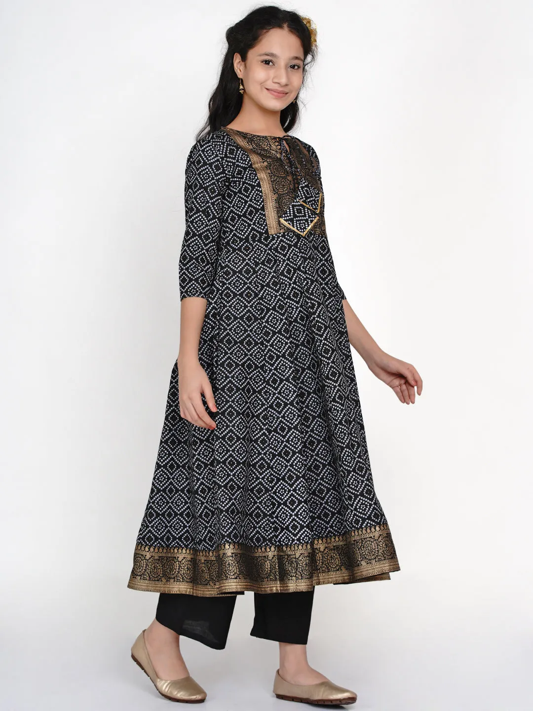 Jashvi Girls Black Printed Panelled Kurta With Palazzos