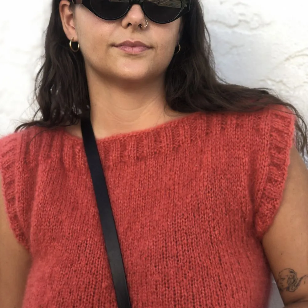 Jones Vest Knitting Pattern (156)
