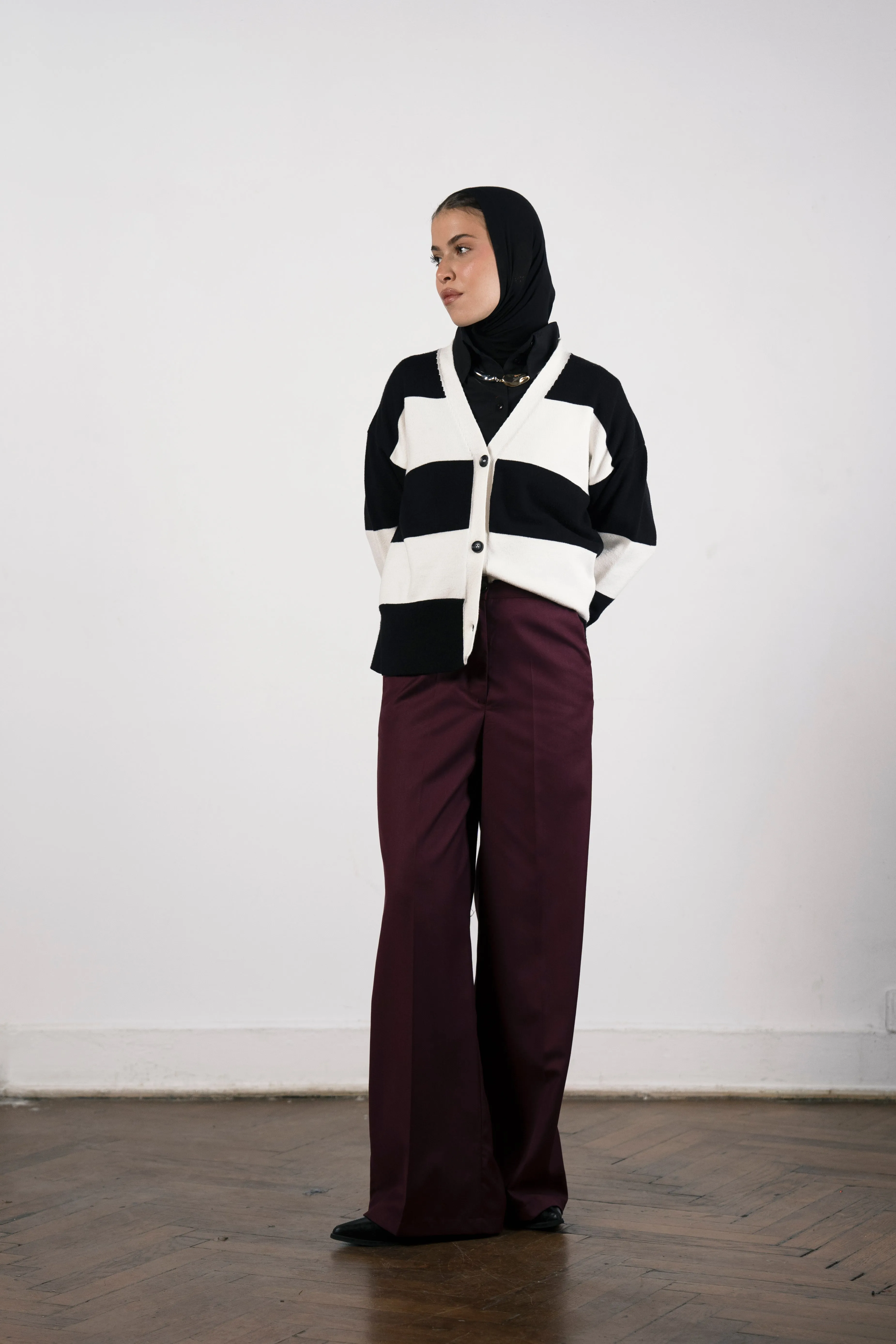 STRIPPED KNIT SHORT CARDIGAN -BLACK
