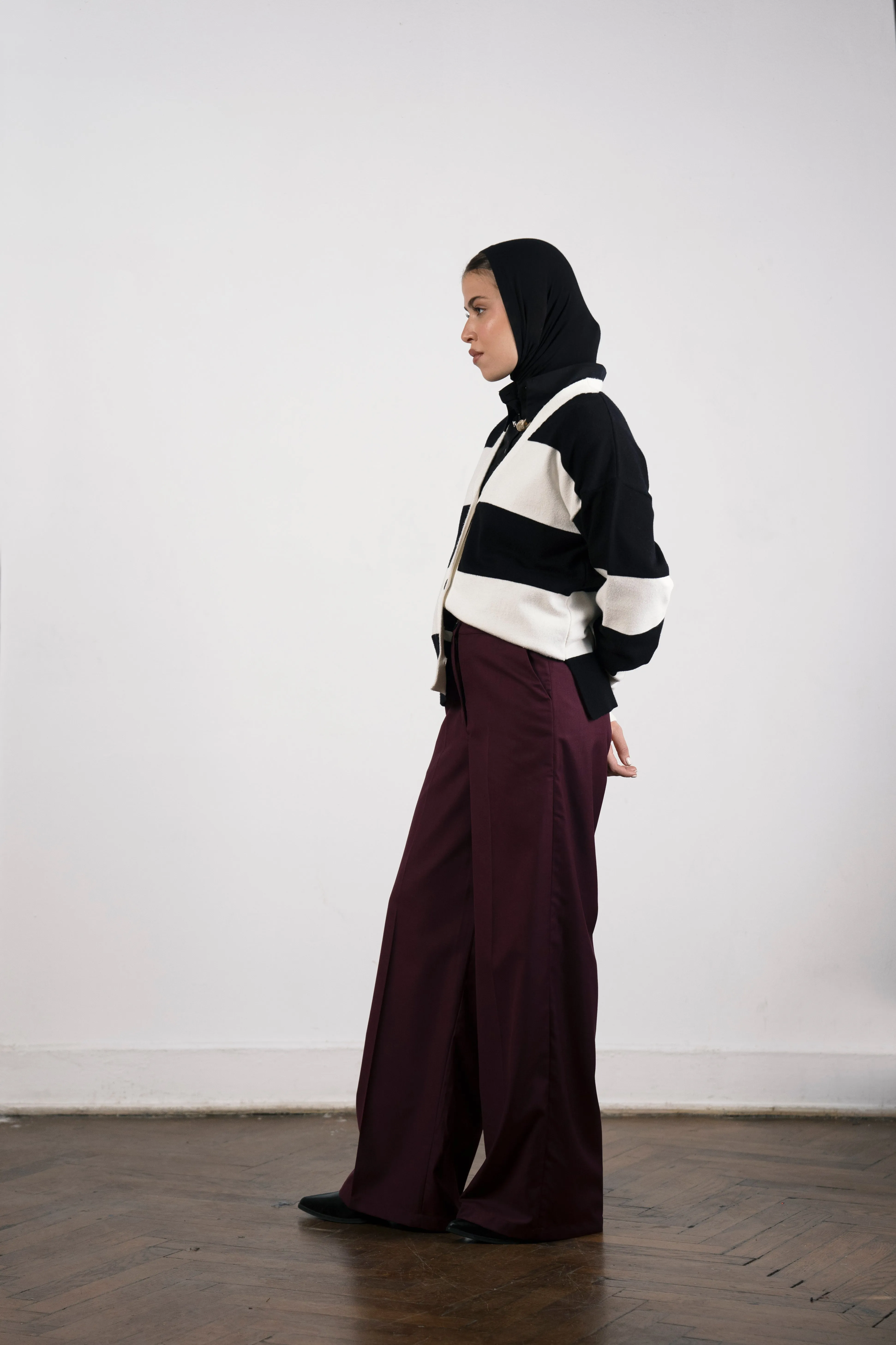 STRIPPED KNIT SHORT CARDIGAN -BLACK