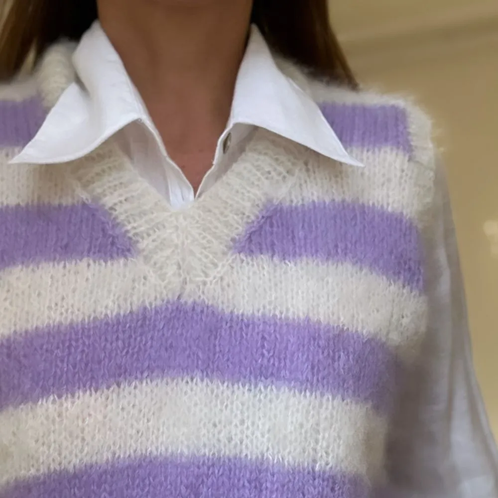 Thea Vest Knitting Pattern (155)