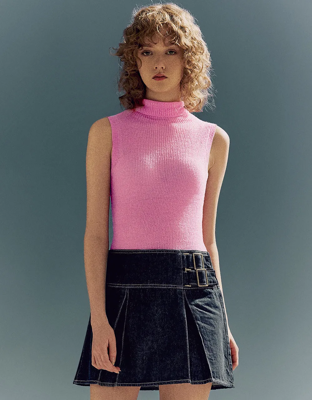 Turtle Neck Knitted Vest
